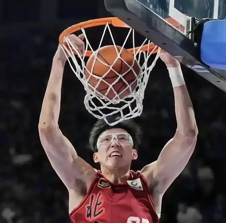  周琦赛点兑现，多特蒙德淘汰休斯顿火箭晋级四强，主帅激动落泪